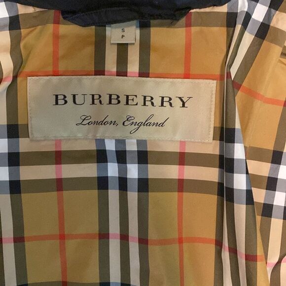 Size Small Black Burberry Limefield Hooded Belted Puffer Jacket - Picture 6 of 11